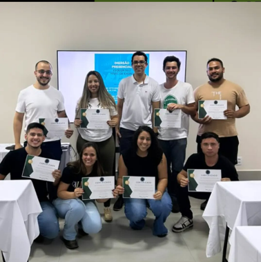 Participantes da Imersão Excel Essencial com certificados